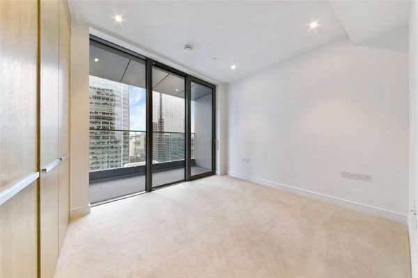 Flat Park Drive in Greater London
