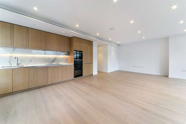 Flat Park Drive in Greater London