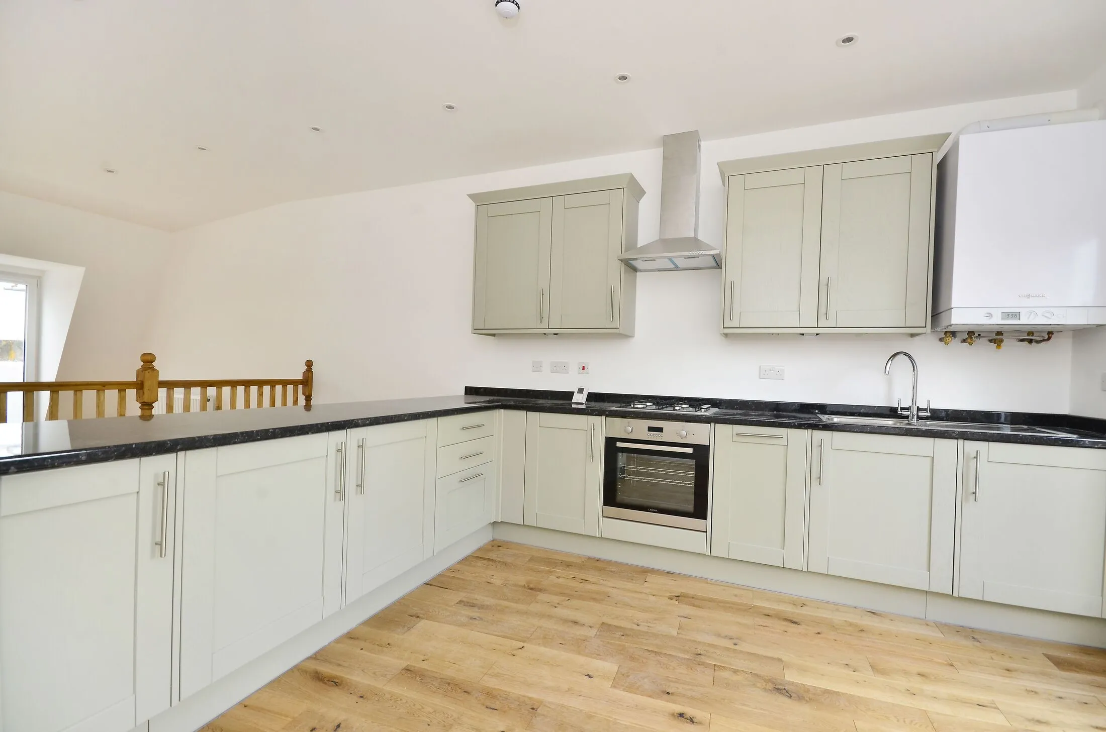 Flat Weimar Street in Greater London