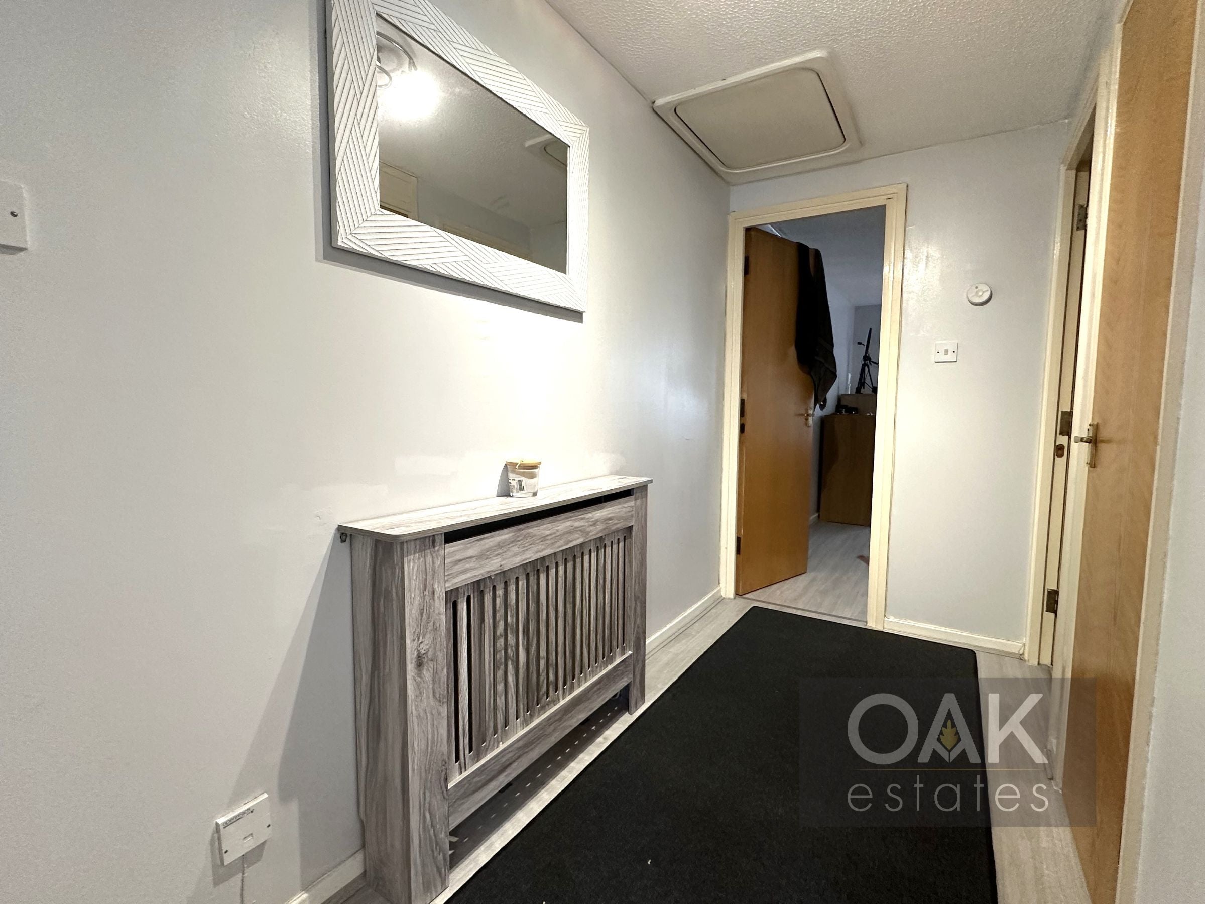 Flat Eleanor Way in Waltham Cross