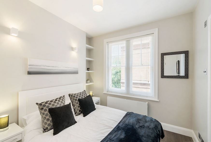 Flat Camera Place in Greater London