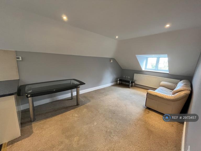 Flat Concorde Close in Greater London