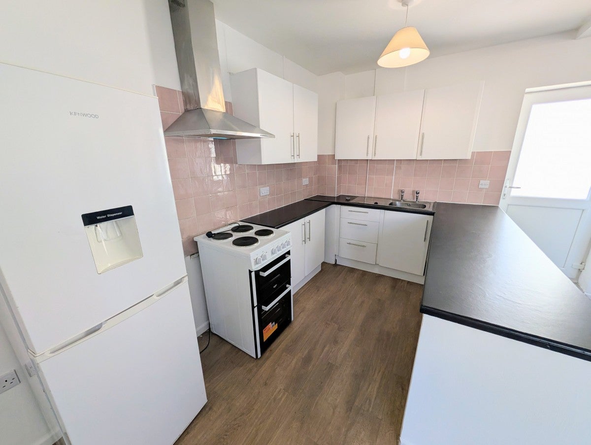 Flat Malpas Road in Newport