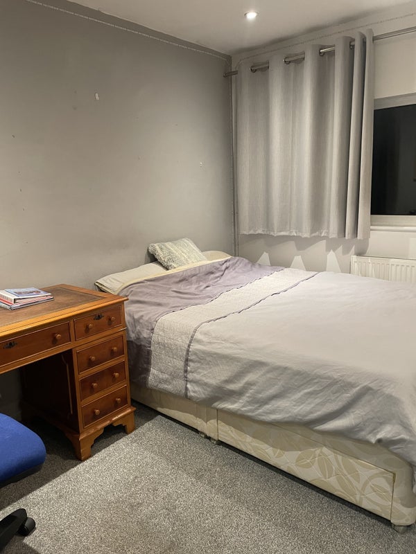 Room Tamar Walk in Leighton Buzzard