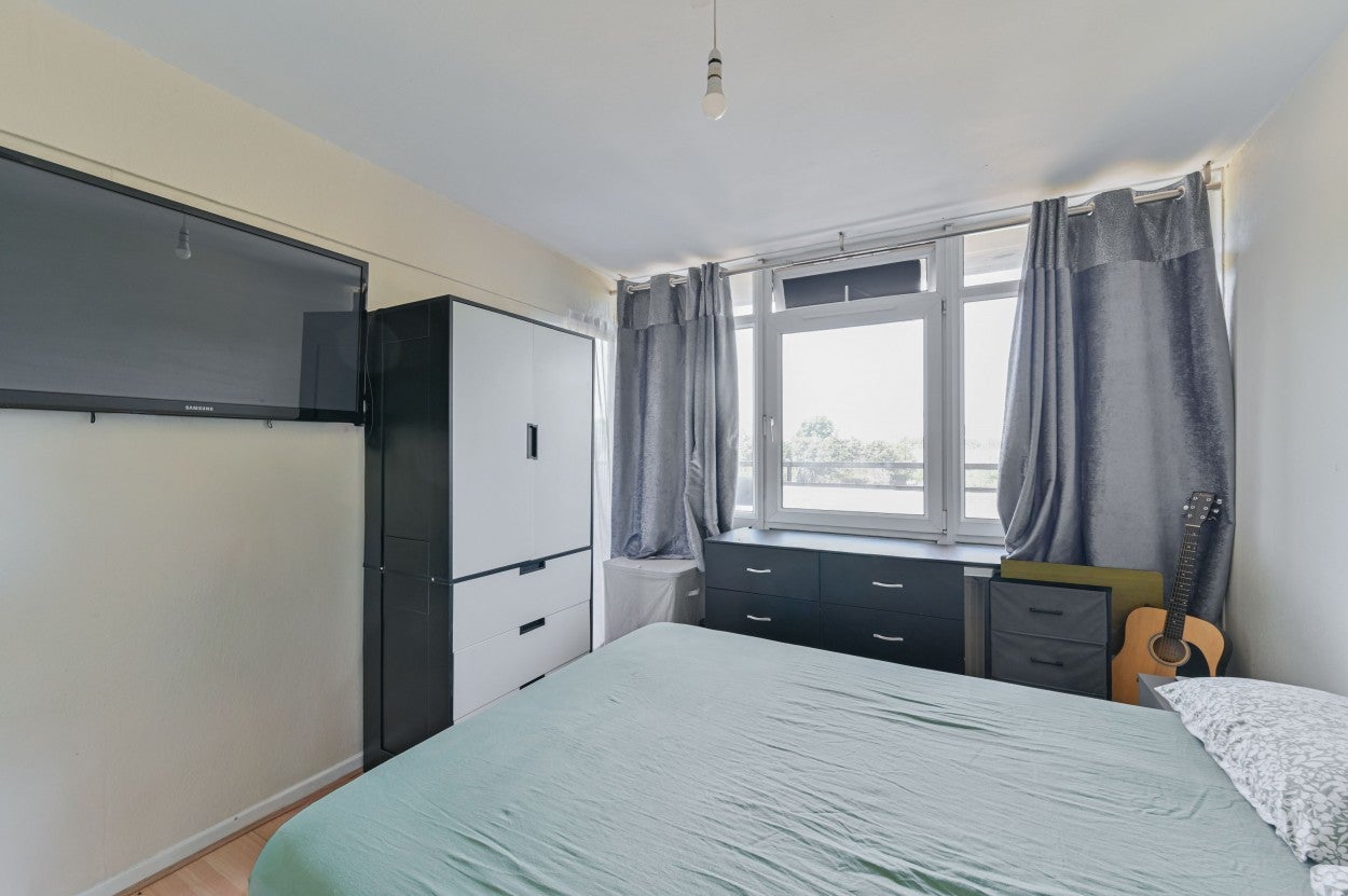 Flat Hillingdon Street in Greater London