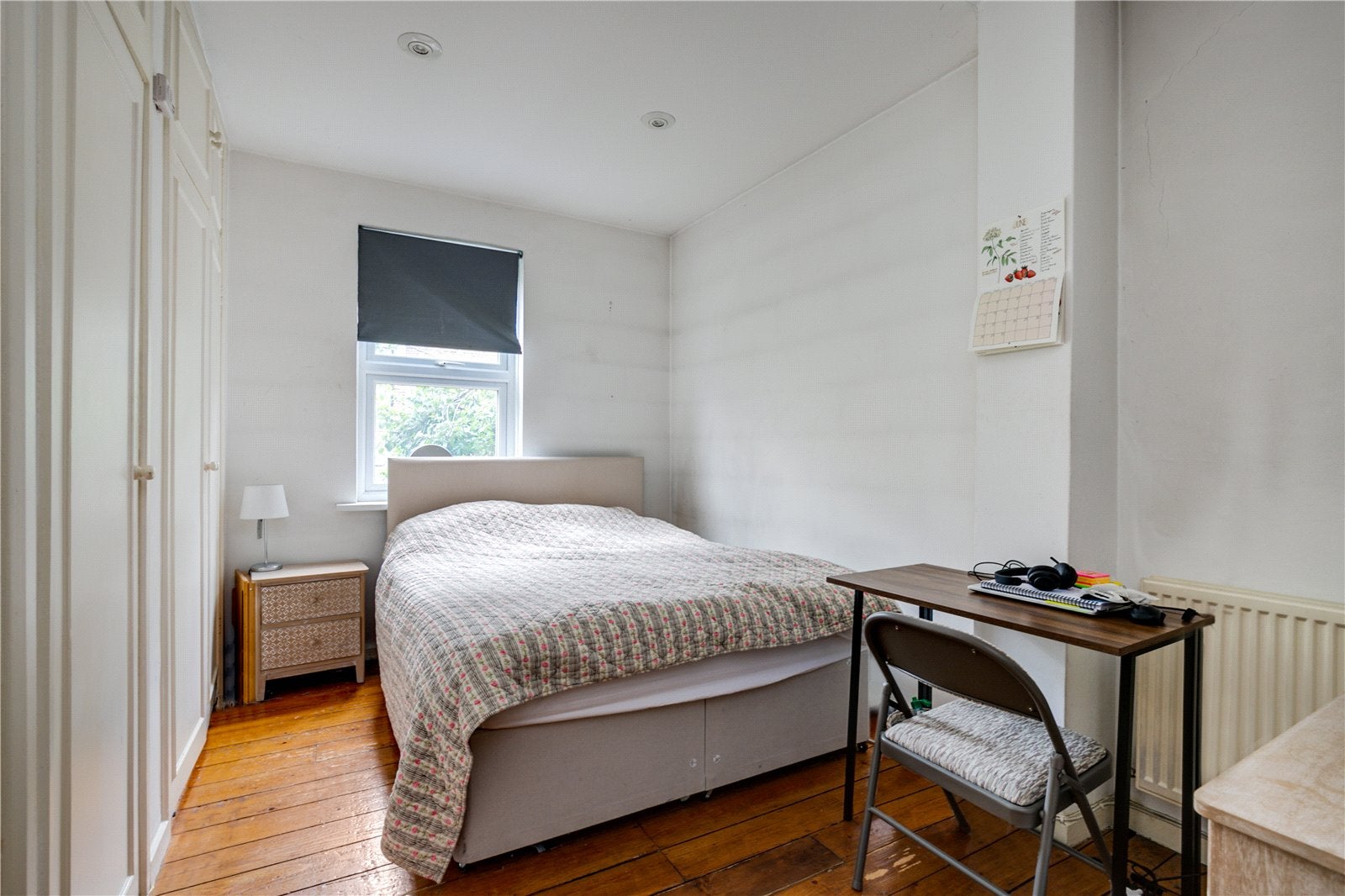 Flat Radipole Road in Greater London