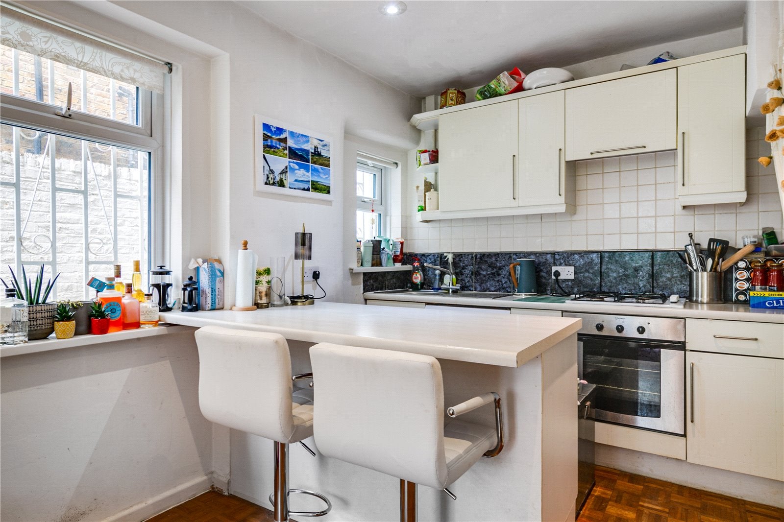 Flat Radipole Road in Greater London