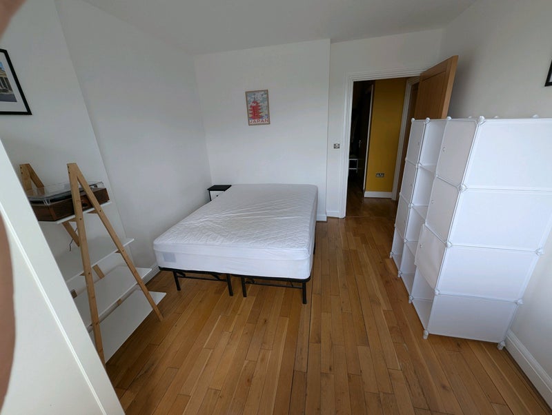 Room Tideslea Path in Greater London