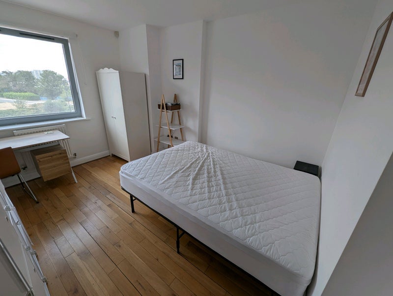 Room Tideslea Path in Greater London