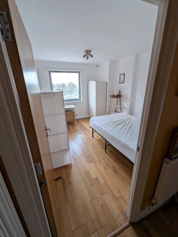 Room Tideslea Path in Greater London