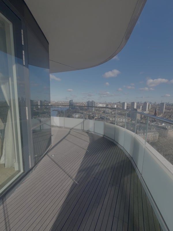 Room Lombard Road in Greater London