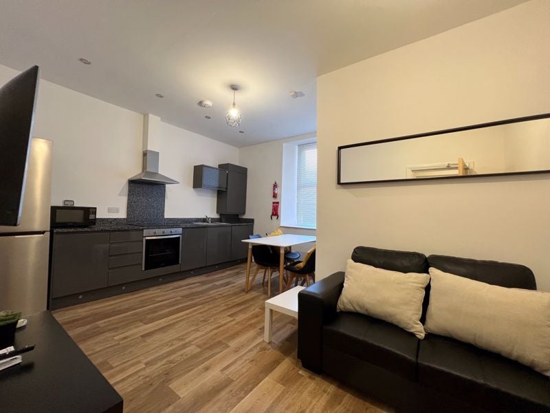 Flat Osborne Terrace in Newcastle upon Tyne