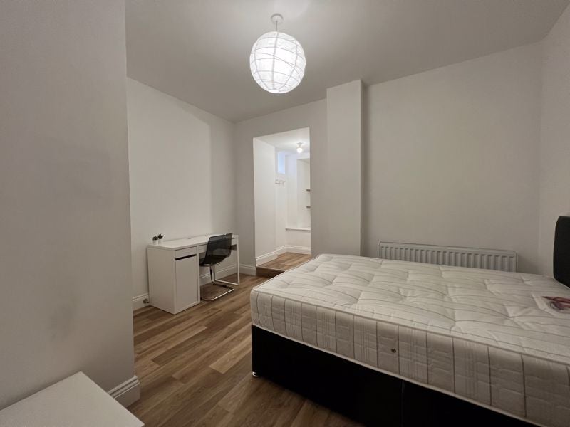 Flat Osborne Terrace in Newcastle upon Tyne