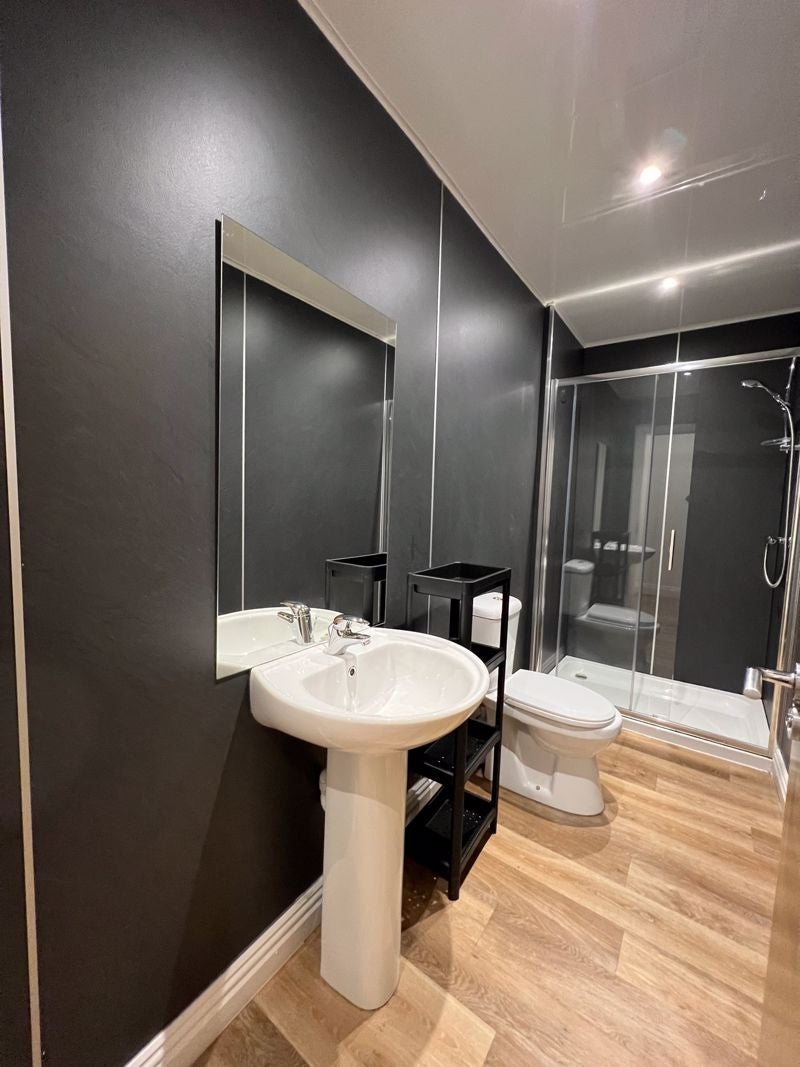 Flat Osborne Terrace in Newcastle upon Tyne