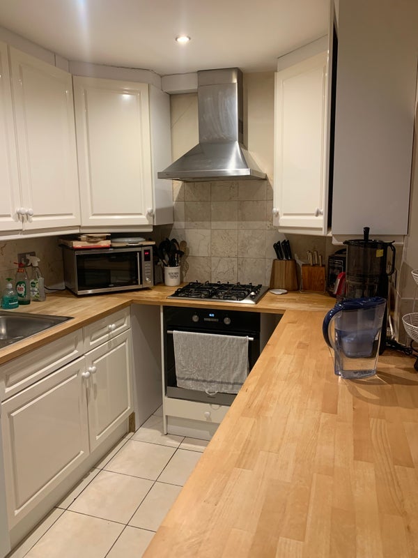 Room Sutherland Avenue in City of Westminster