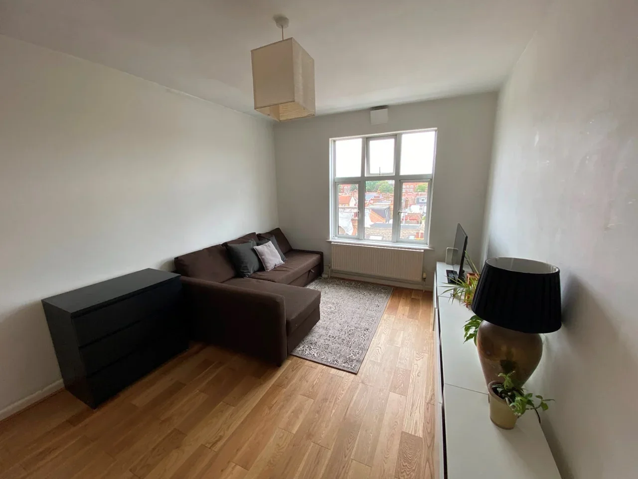 Flat Brixton Hill in Greater London