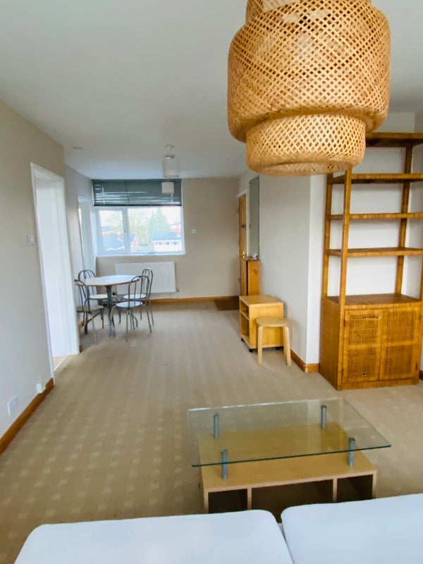 Flat Peveril Crescent in Manchester