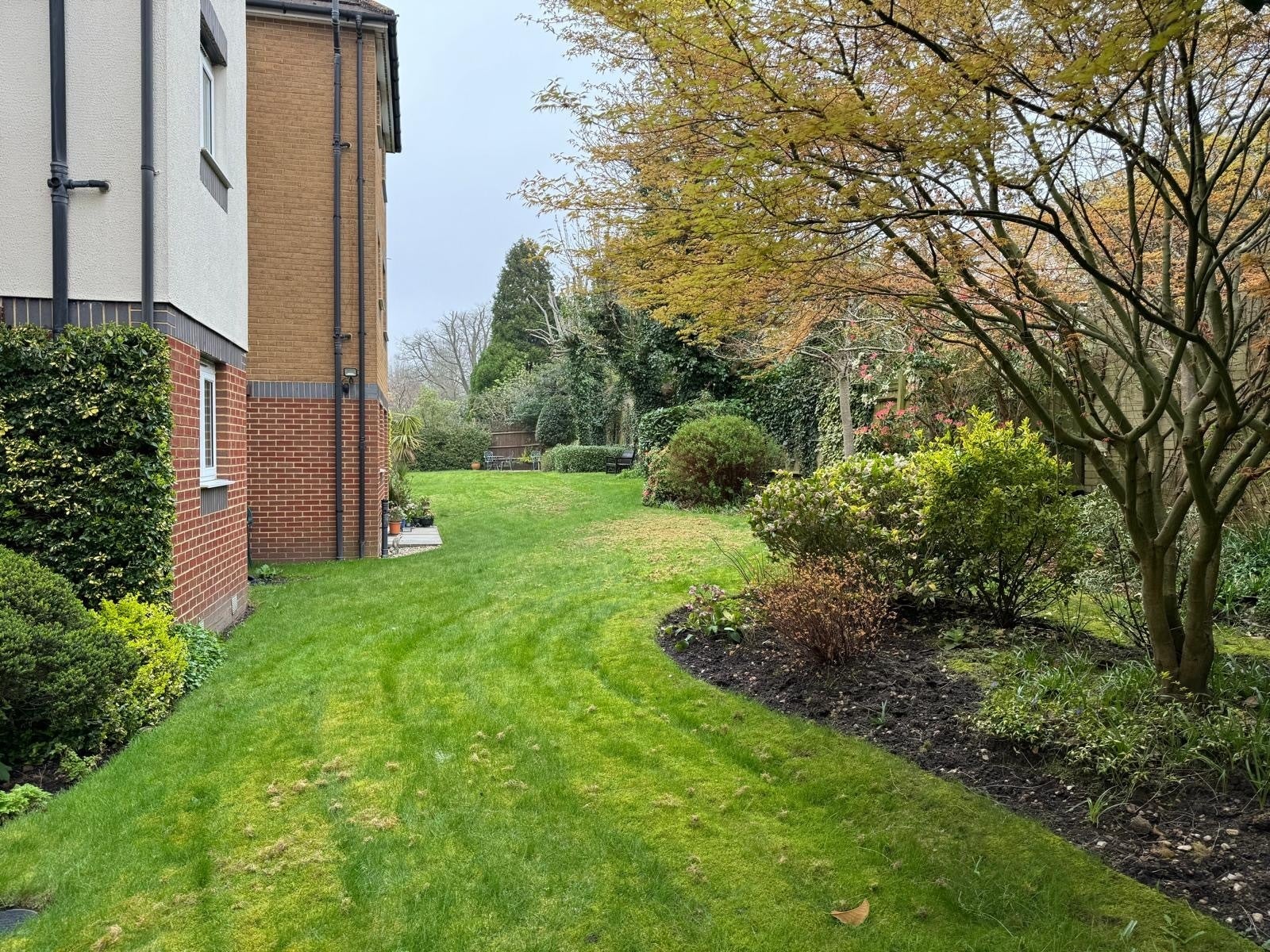 Flat Upper Gordon Road in Surrey Heath