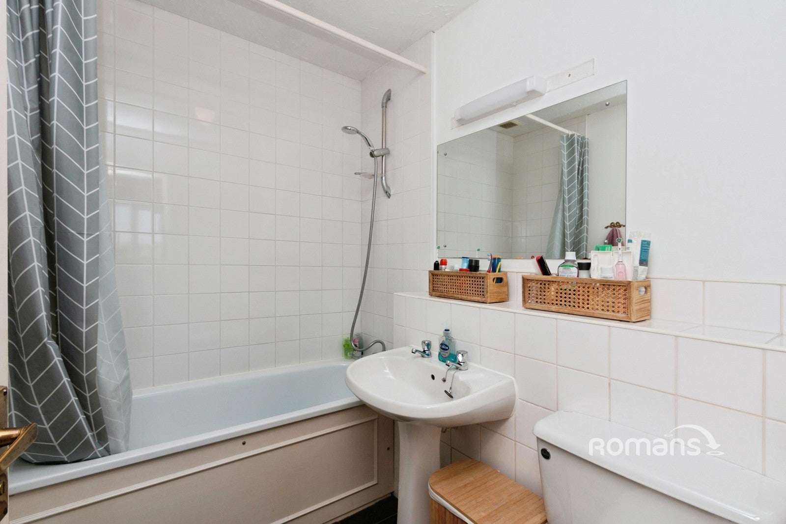 Flat Weydon Lane in Farnham