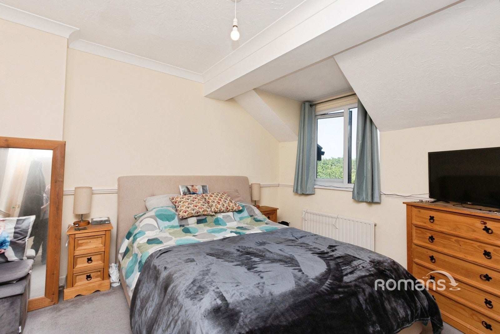 Flat Weydon Lane in Farnham