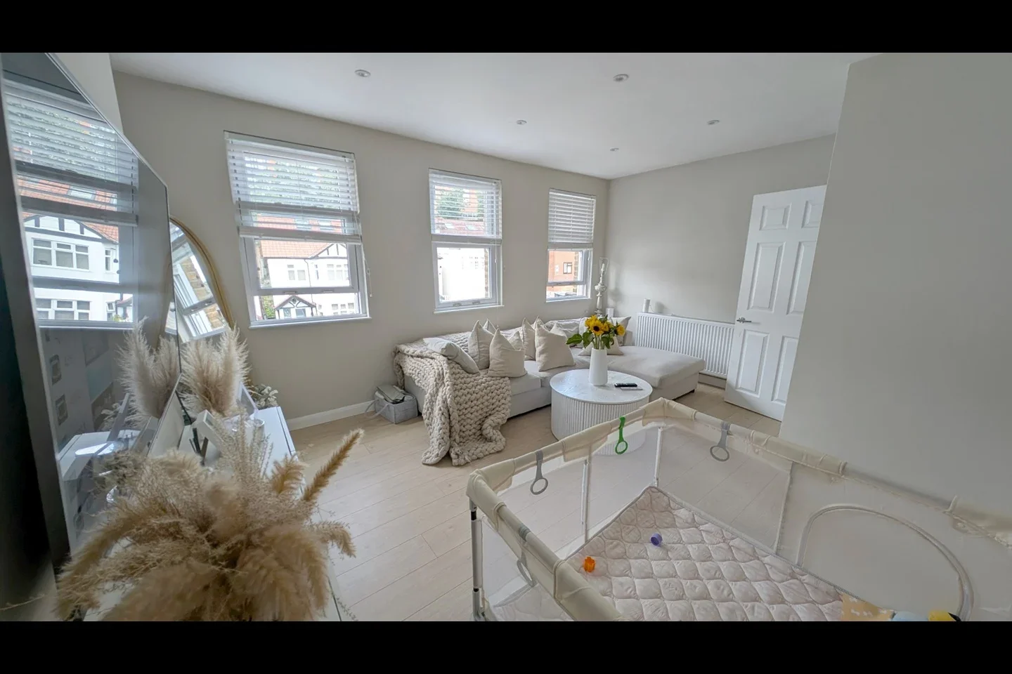 Flat Ravensbourne Road in Greater London