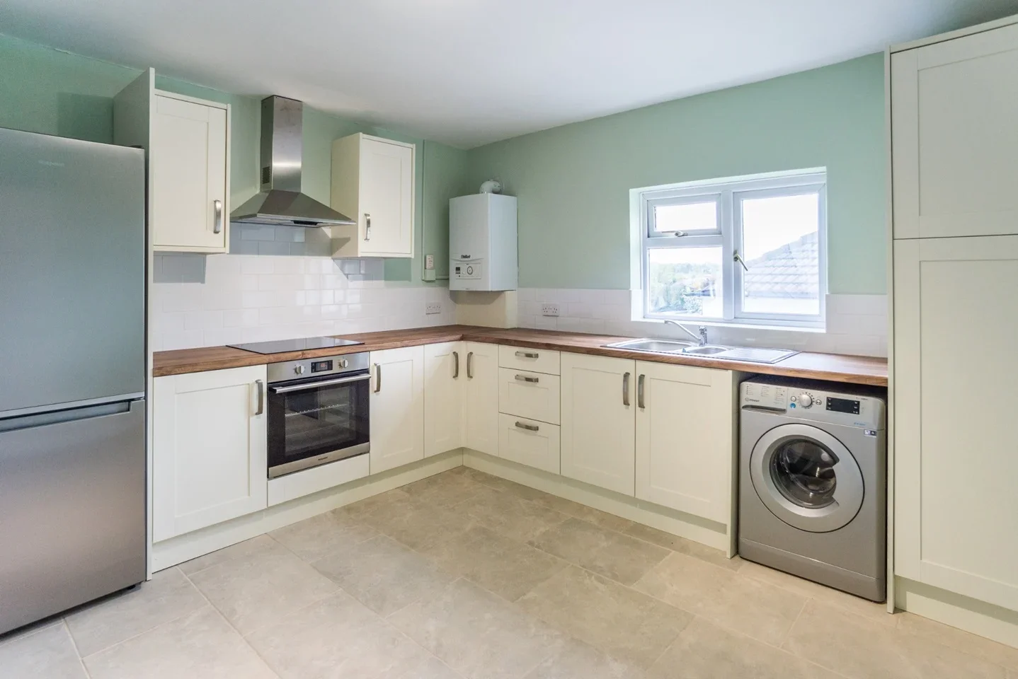 Flat Ravensbourne Road in Greater London