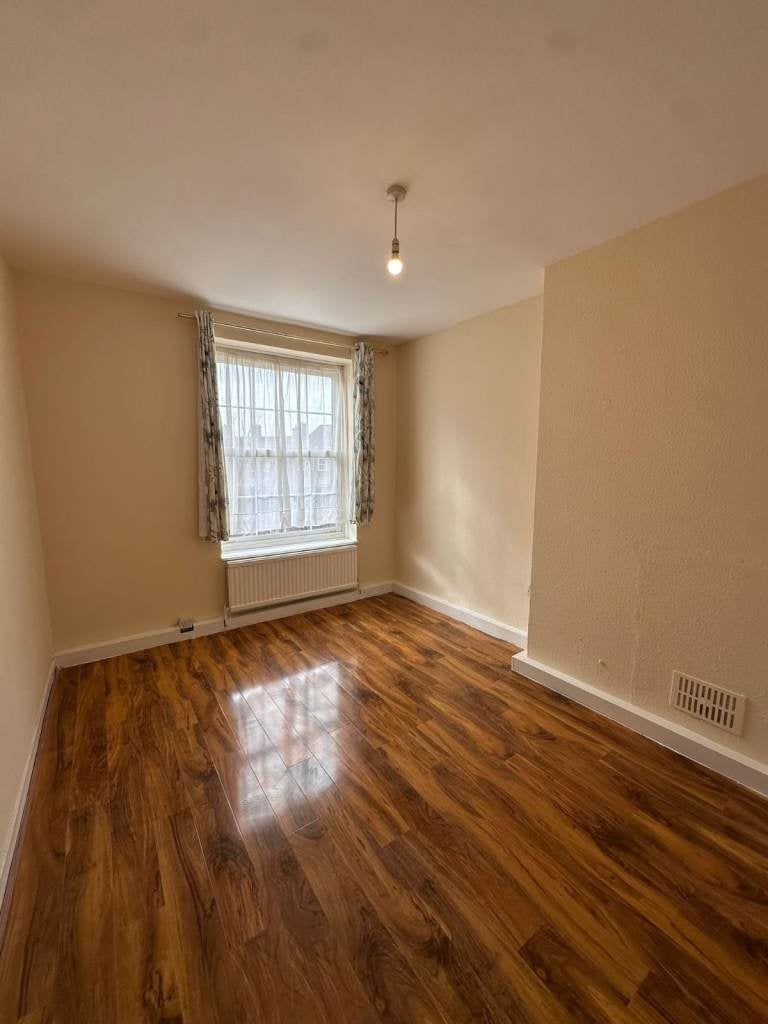 Flat Portway in Greater London