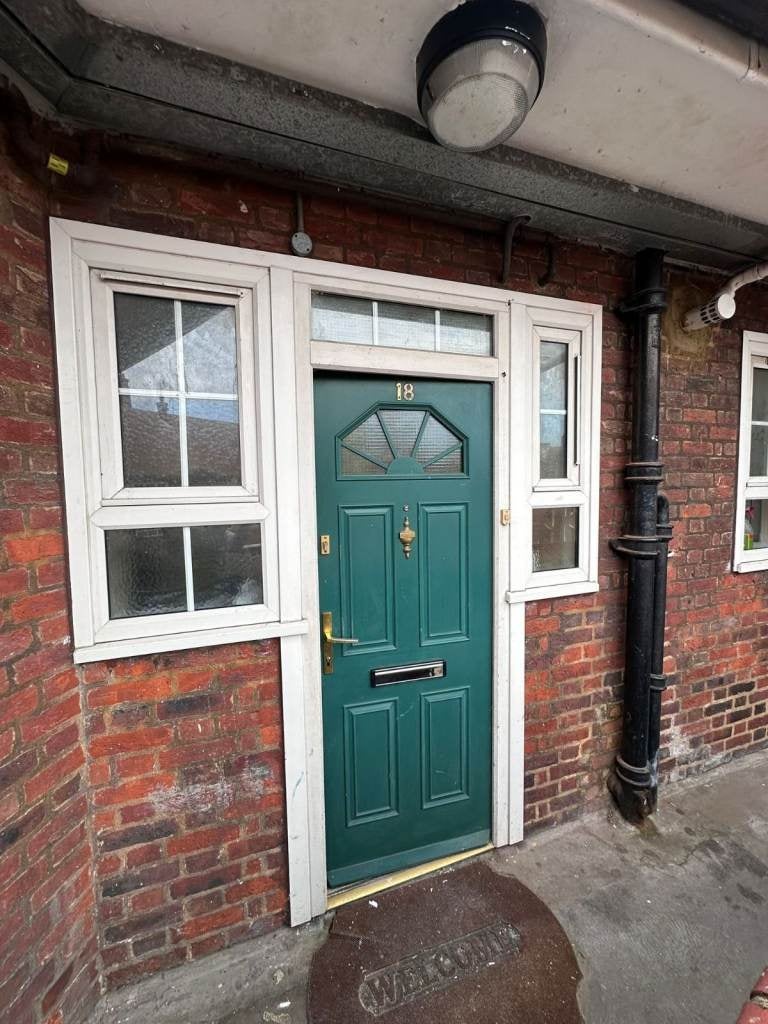 Flat Portway in Greater London
