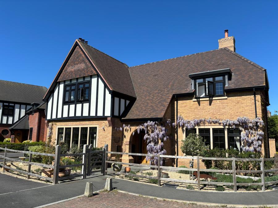 House Kingshurst Gardens in Wychavon