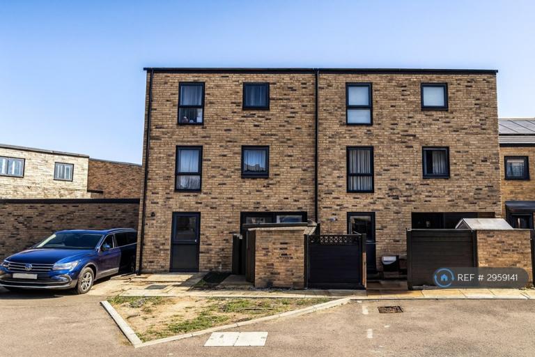 House Downing Close in Greater London