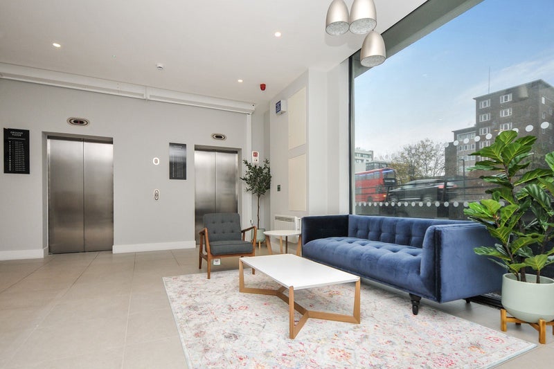 Flat Edridge Road in Greater London