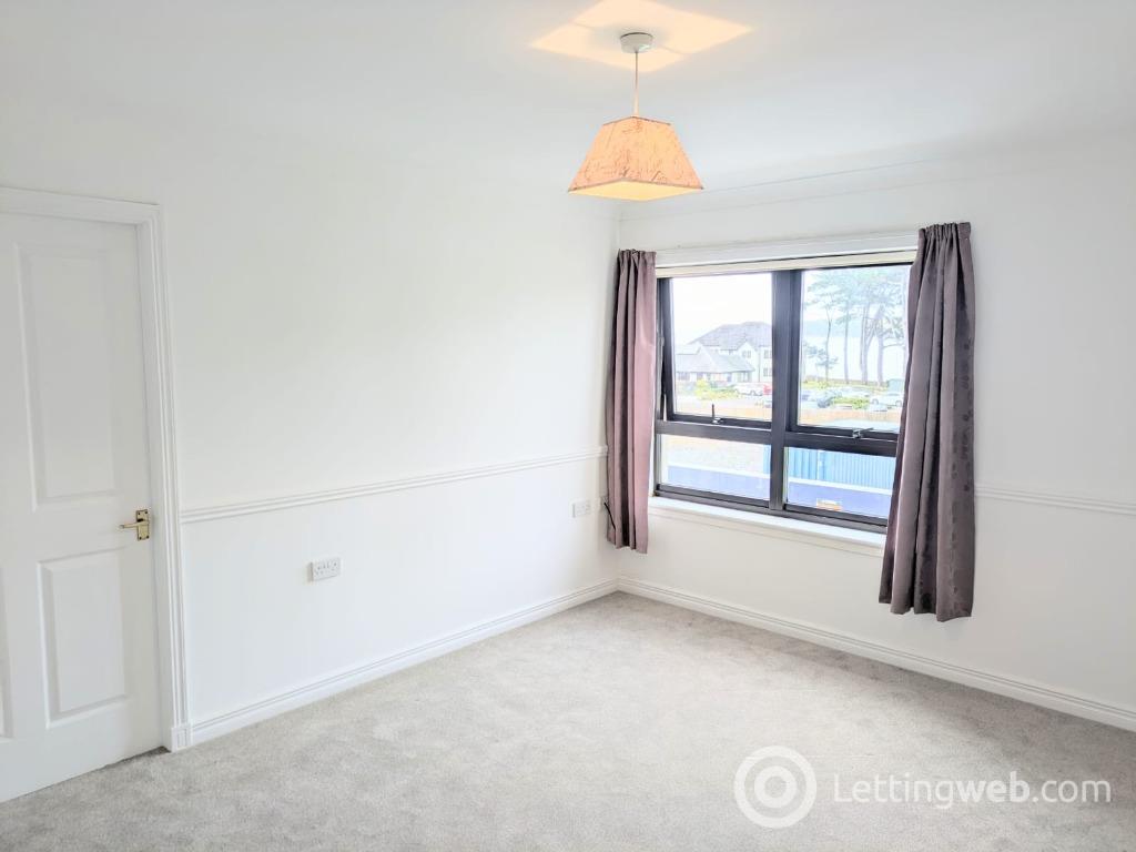 Flat Warren Park Mews in Largs