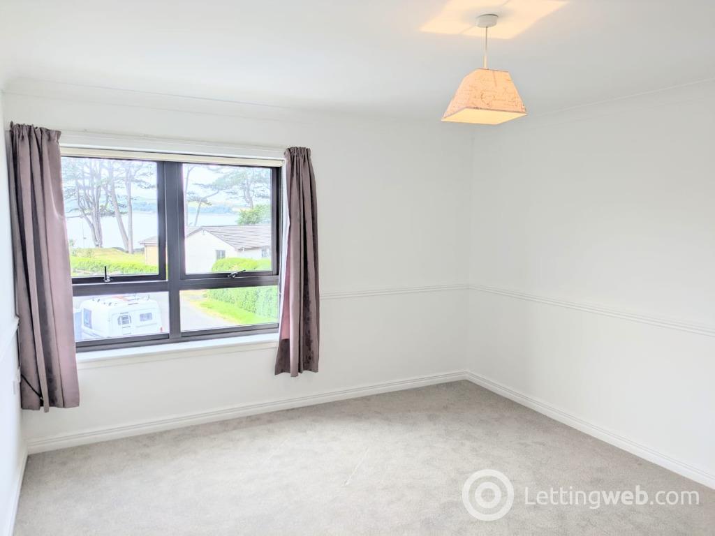 Flat Warren Park Mews in Largs