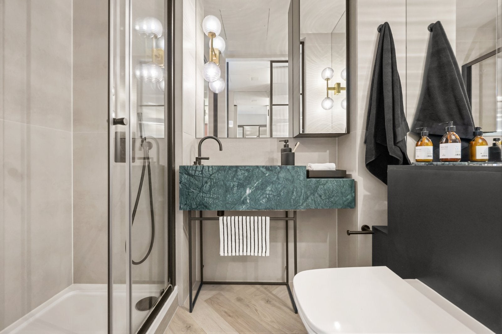 Flat Willesden Lane in Greater London