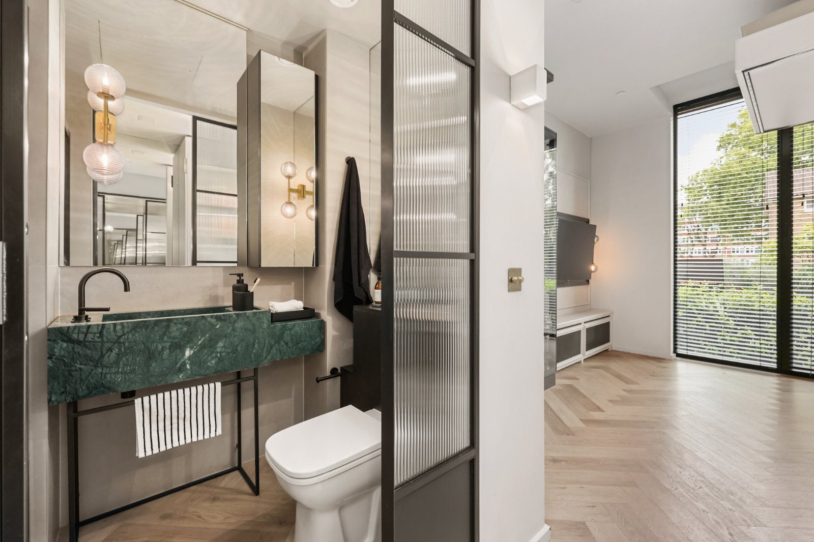 Flat Willesden Lane in Greater London
