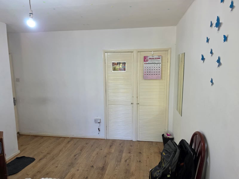 Room Meath Road in Greater London