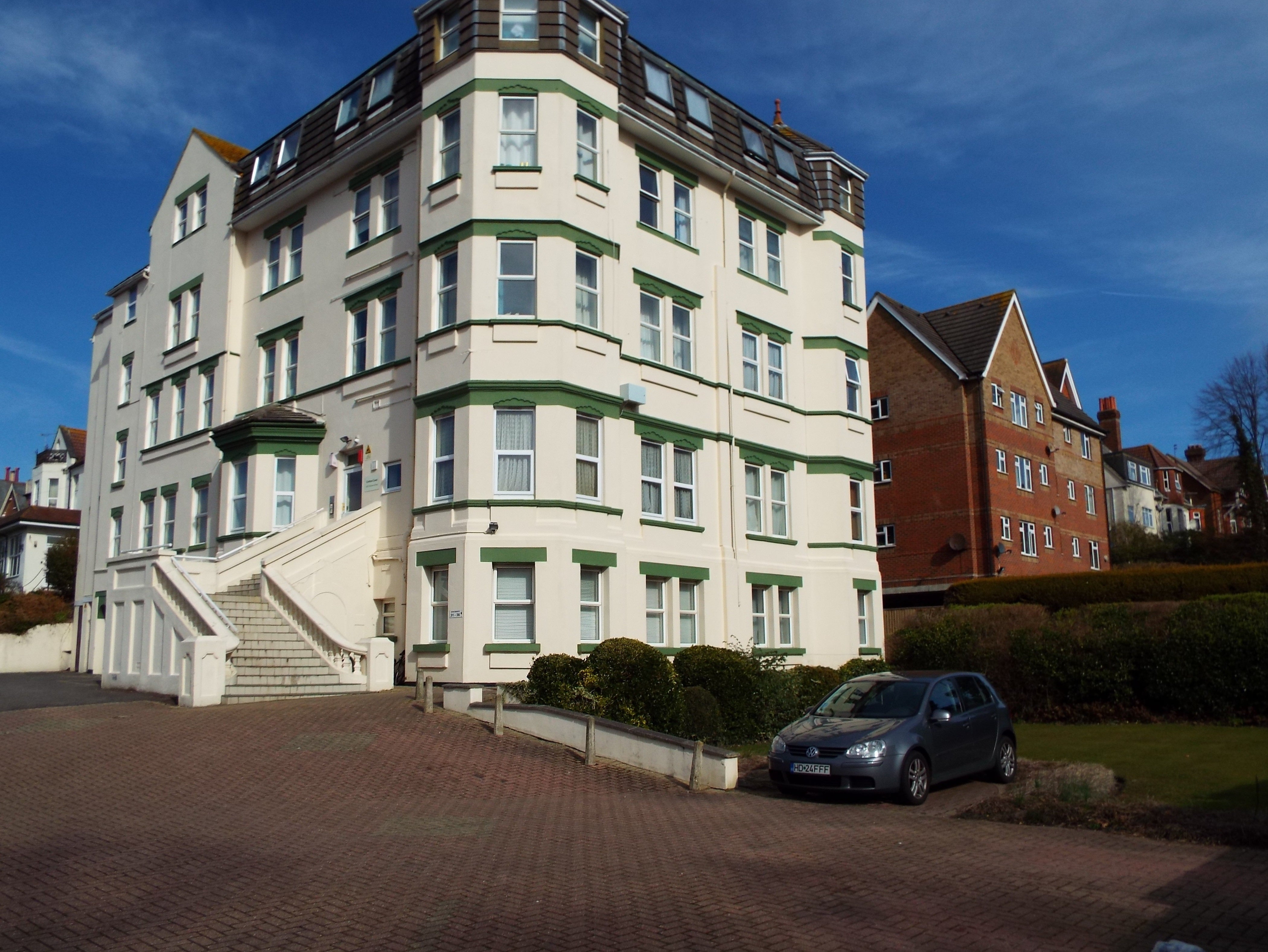 Flat Christchurch Road in Bournemouth