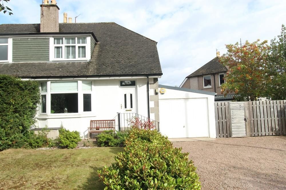 House Abbotshall Drive in Aberdeen City