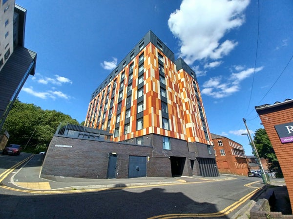 Flat Rhodes Street in Royton