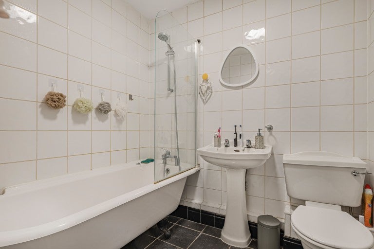 Flat Homesdale Road in Greater London