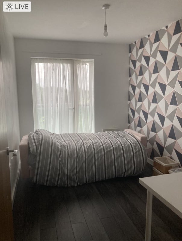 Room South Mayne in Basildon