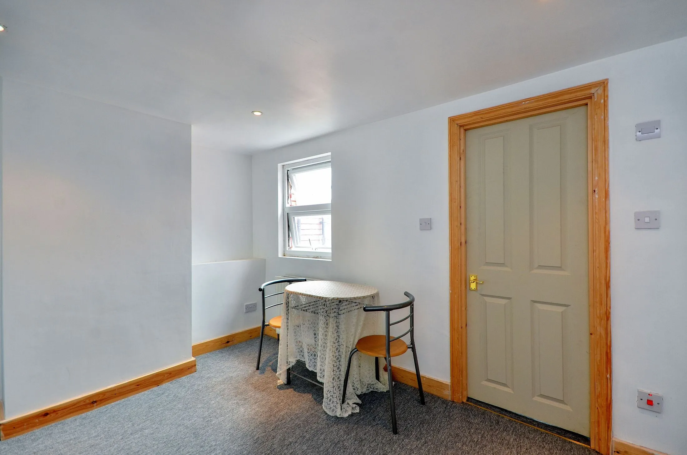 Flat Rostella Road in Greater London