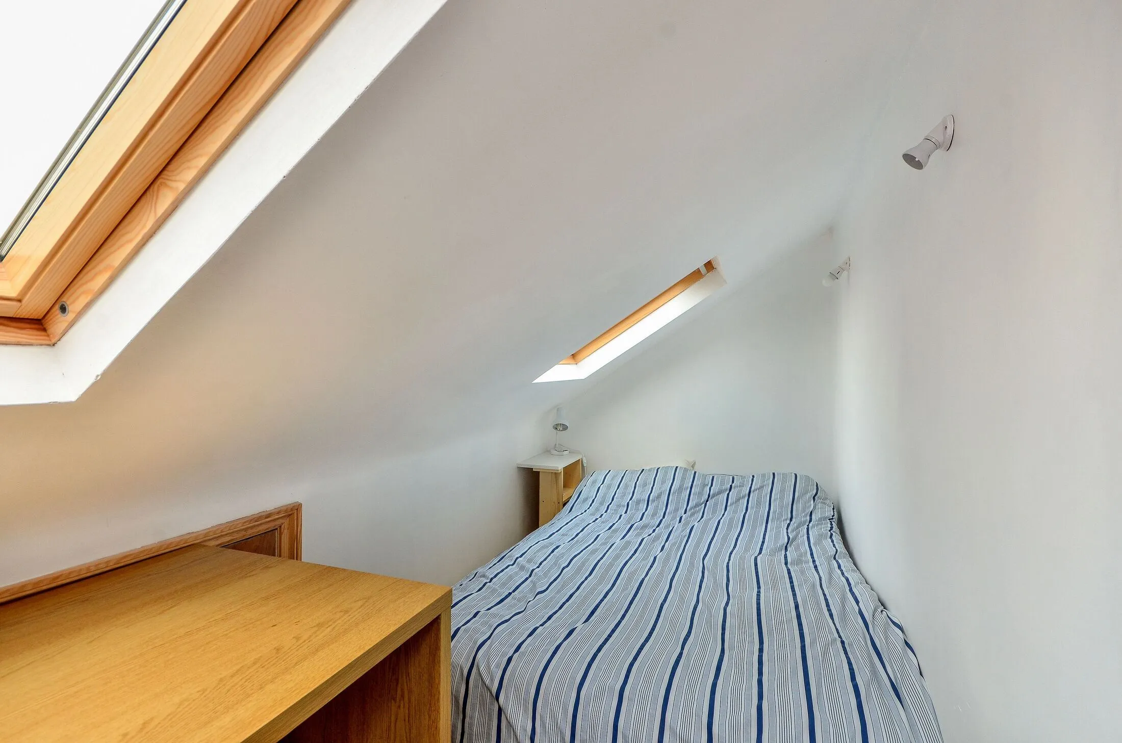 Flat Rostella Road in Greater London