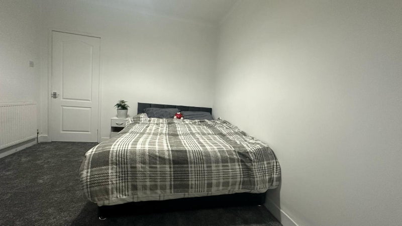 Flat Windhill Crescent in Glasgow