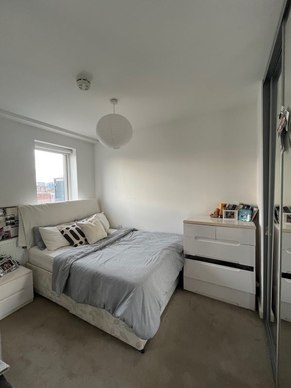 Flat Copenhagen Place in Greater London