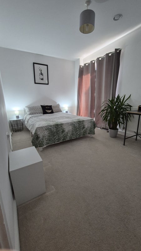 Room Manet Gardens in Greater London