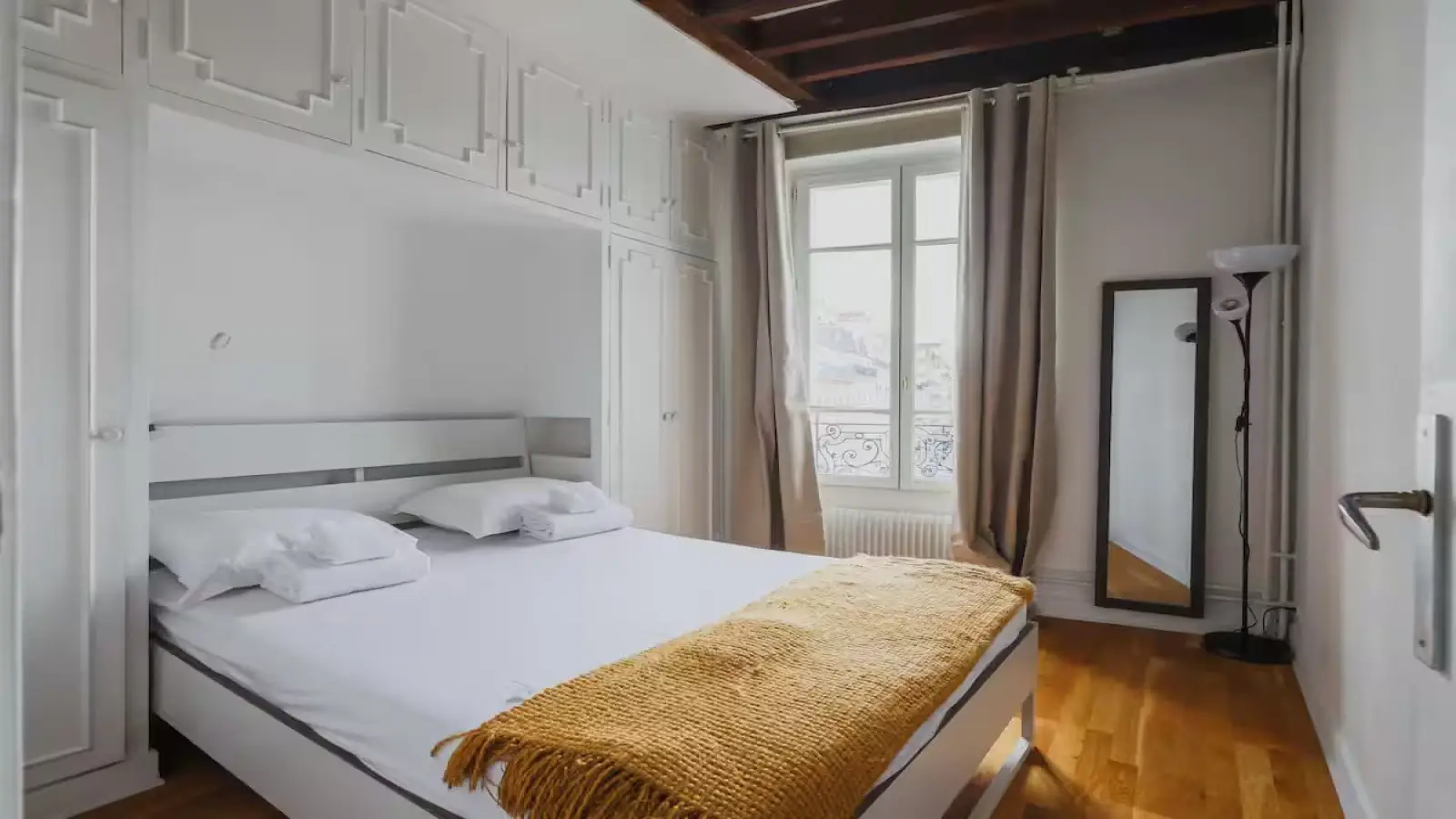 Flat Rue Mayet in Paris