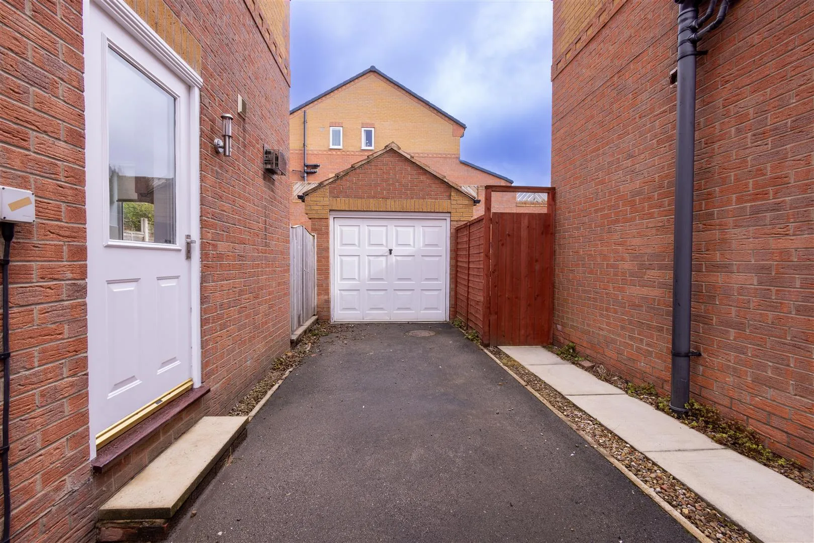 House Harebell Avenue in Wakefield