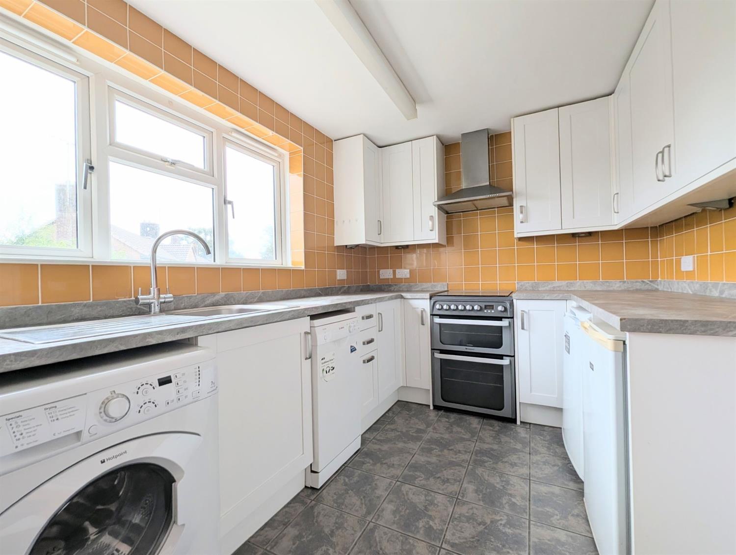 Flat Swann Way in Horsham