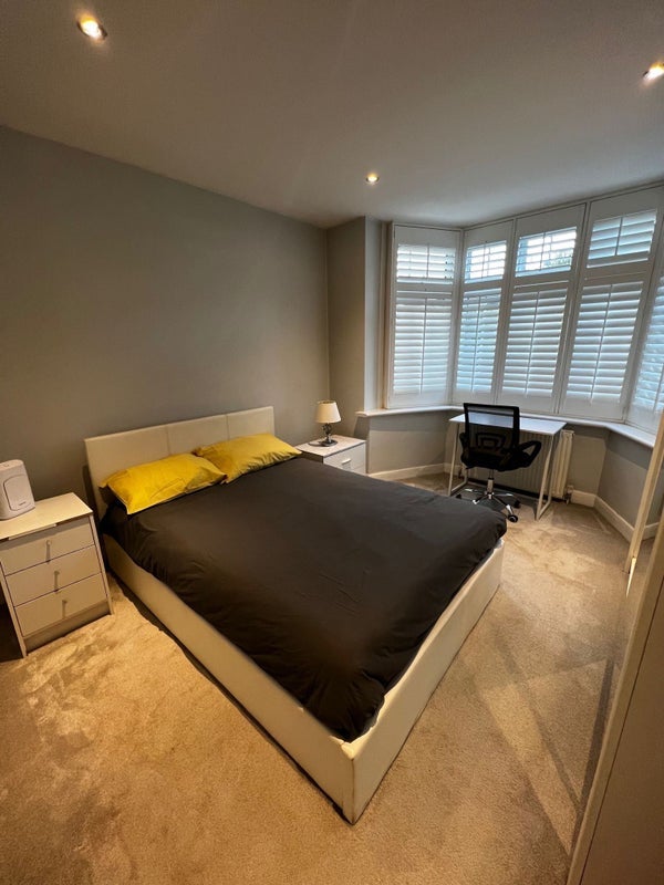 Room Northgate Road in Crawley